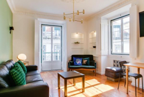 Spacious, Bright and Newly Renovated 2 Bedroom Apartment, Lisbon Historical Center, Madragoa